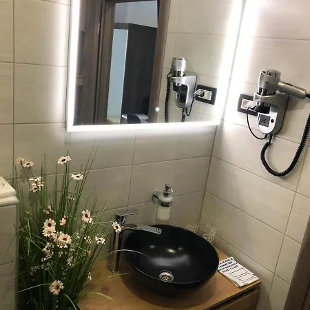 Luxury Rooms Lira Ogulin Exterior photo