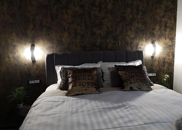 Luxury Rooms Lira