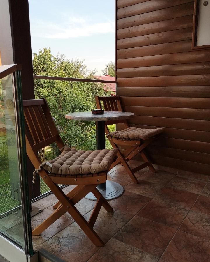 Luxury Lira Ogulin